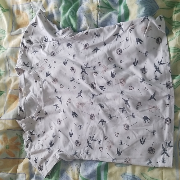 Girl's medium Ardene's shirt - Picture 1 of 3
